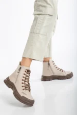 Bej Fermuarlı Kışlık Kadın Bot - Yeni Sezon 2024, Şık ve Dayanıklı Kadın Bot ve Çizme