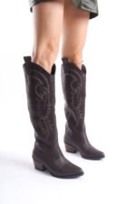 Göz Alıcı Kahverengi Deri Diz Üstü Çizmeler - Zarif Geometrik Dikiş Detaylarıyla - Görsel 2