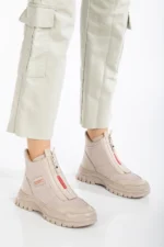 Bej Su Geçirmez Kışlık Bot – Paraşüt Fermuarlı, Ortopedik ve Dayanıklı Yeni Sezon Bot