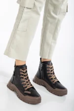 Siyah Fermuarlı Kışlık Bot - Yeni Sezon 2024, Şık ve Dayanıklı Kadın Bot ve Çizme